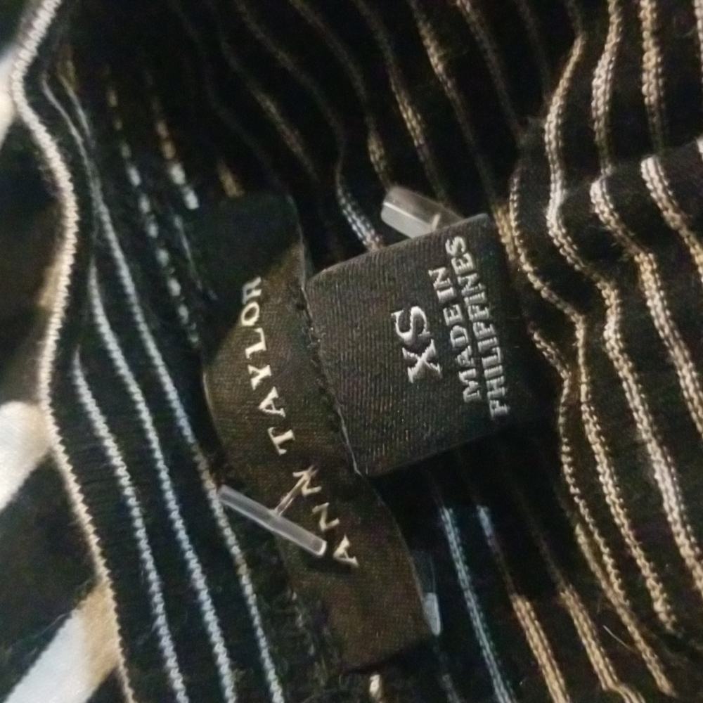 3/$25 Ann Taylor Size XS Maxi Dress White Black Striped - Picture 5 of 6